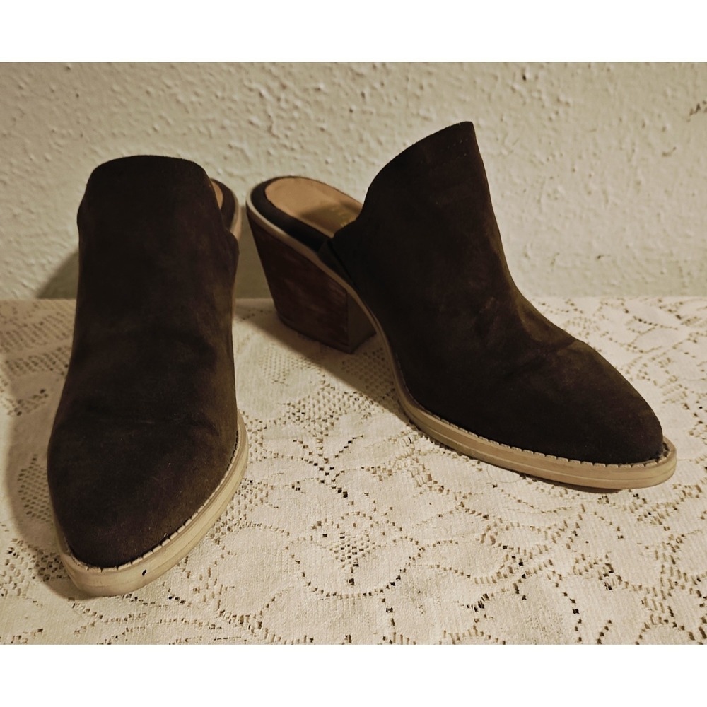 Charleston Shoe Company Tahoe Mules Olive green Suede Sz 6